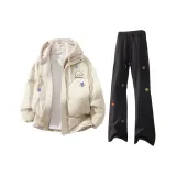 Светлый абрикос + черные штаны + светло-серая шляпа