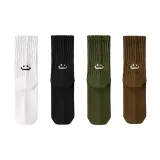 По одной паре каждого цвета