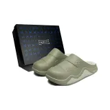 Оливковый зеленый