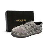 Серые низкие топы