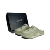 Оливковый зеленый