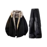 Чёрный жёлтый топ + чёрные джинсы