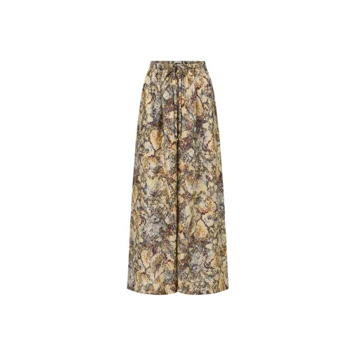 INTO THE EAST Повседневные брюки Женские