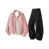 Красный топ в клетку + черные штаны