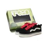 Чёрный (Красные шнурки)