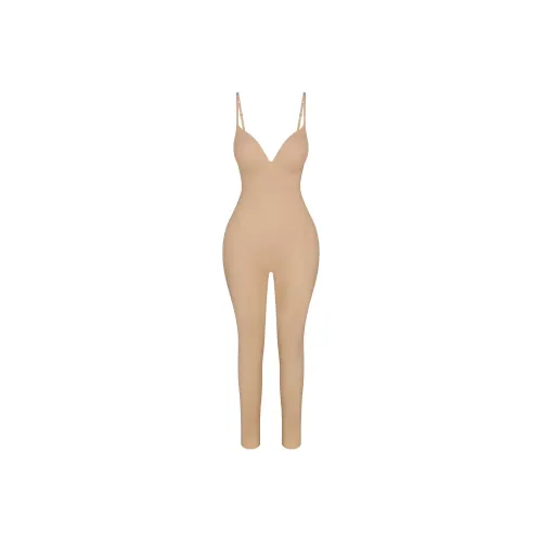 SKIMS FW25 ULTIMATE Центральная часть BUTT и улучшающий комбинезон для бедер Женский