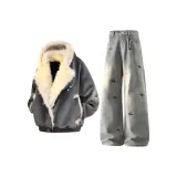 Серый топ + светло-синие джинсы