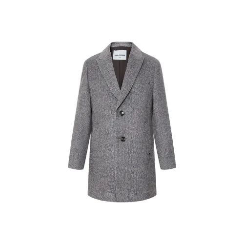 LESS IS MORE Мужское пальто