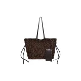 Кофейный цвет леопардового принта.