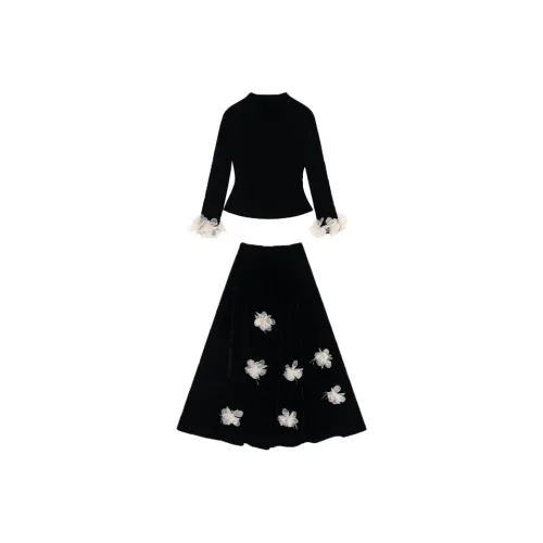 COVT Женские Комплекты с Юбкой