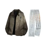 Армейская зеленая куртка + белые тай-дай повседневные штаны