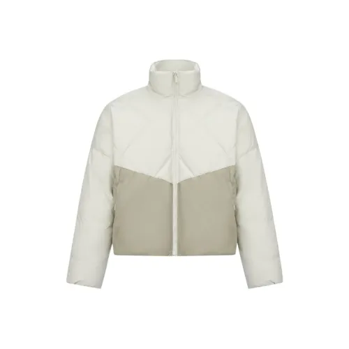 Under Armour Пуховики и зимние пальто Женские