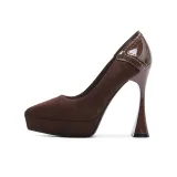 Коричневый