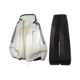 Абрикосовое пальто + черные штаны