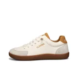 Бежевый светло-коричневый.