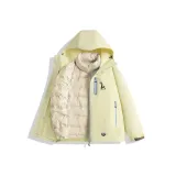 Светло-жёлтый