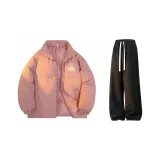 Розовый хлопковый пуховик + черные спортивные брюки