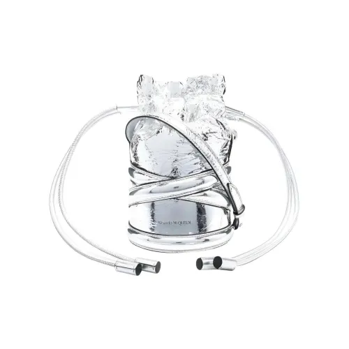 Alexander McQueen THE CURVE BAG Металл Effect Овечья шкура Ведрообразная сумка Сумка через плечо Женское серебро