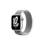 Белый цвет снежного пика с черным