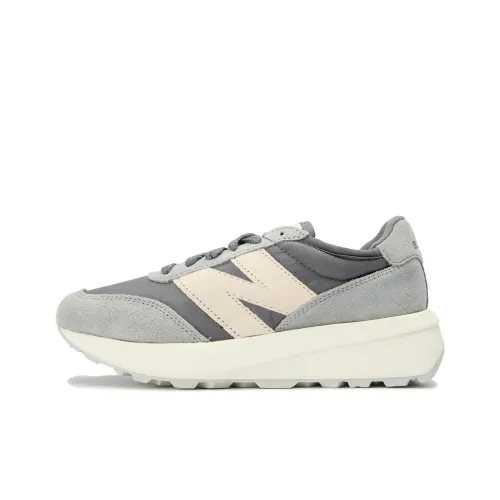 New Balance 370 Беговые кроссовки Женские Серый