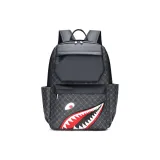 Черный узор, красный глаз