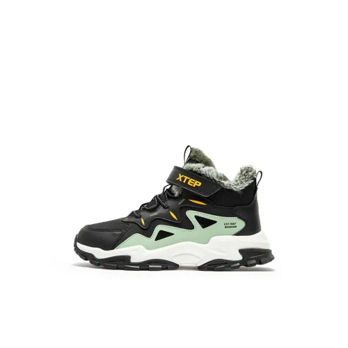 XTEP Противоскользящая устойчивая к истиранию утепленная обувь Черный Серый Травяной Зеленый Детская