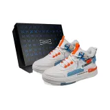 Белый и оранжевый