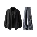 Чёрное пальто + тёмно-серые штаны