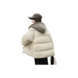 Светло-желтый