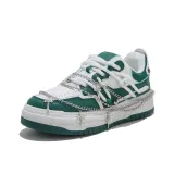 Белый, зеленый, маленький крест