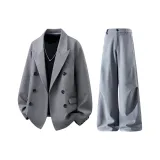 Серое пальто + светло-серые штаны