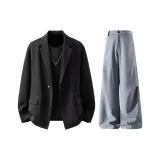 Чёрное пальто + светло-серые штаны