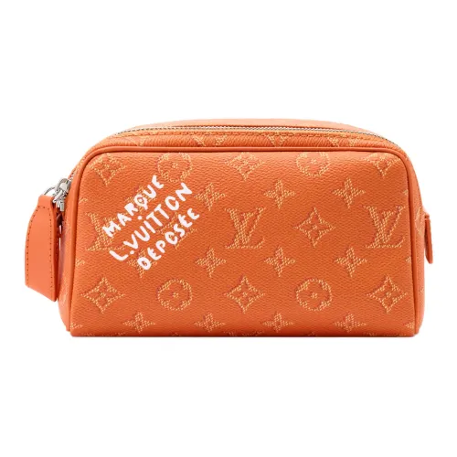 LOUIS VUITTON Dopp Kit Покрытый холст Туалетная сумка Сумка для туалетных принадлежностей Мини Мужская Карамель