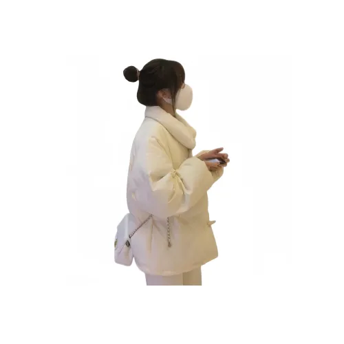 Yishi A Традиционный Китайский Термин Для Пара Брошей Носимых Женщинами Часто Изготовленных Из Нефрита и Пуха