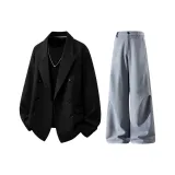 Чёрное пальто + светло-серые штаны