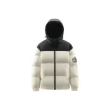 Бежево-абрикосовый