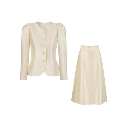 Женские комплекты с юбкой