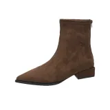 Коричневый