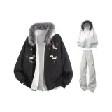 Чёрное пальто + белый, серый фотиния свитшот + светло-серые штаны