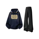 Темно-синий свитшот + черные джинсы