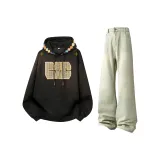 Чёрный свитшот + жёлтые грязные джинсы