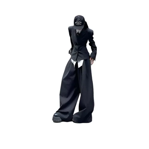 SHOP Женские деловые костюмы