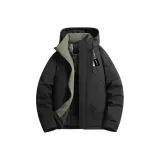 Призрачно черный