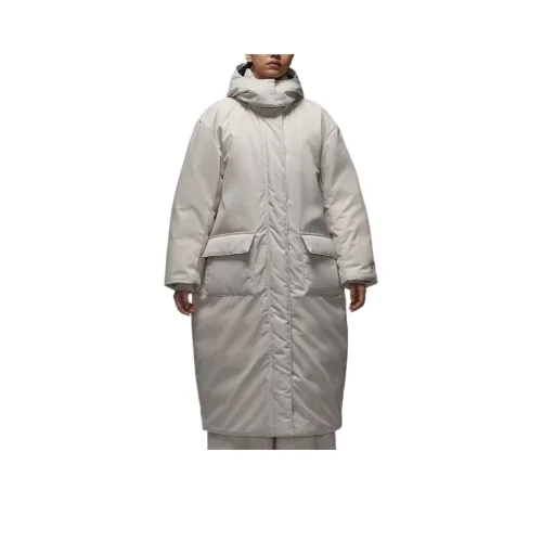 Nike Therma Пуховики и зимние пальто Женские