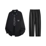 Черный и серый галстук в полоску + черные штаны