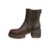 Коричневый