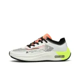 Жёлтно-оранжевый