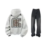 Комплект одежды (Серый свитшот + джинсы)