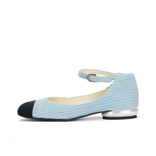 CHANEL Повседневная обувь Женская Светло-синяя