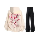 Абрикосовый свитшот + черные джинсы